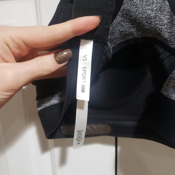 VSX Sport Incredible Bra with Heart Monitor Attachment Port Gray Size 34B - Picture 8 of 12
